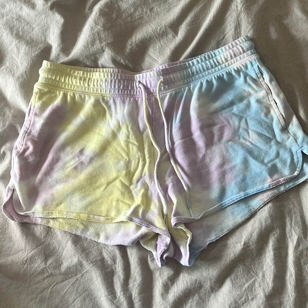 Colsie tie dye shorts